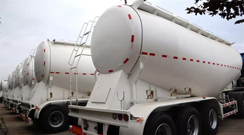 粉粒物料運(yùn)輸半掛車