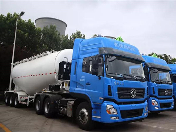 粉粒物料運(yùn)輸半掛車