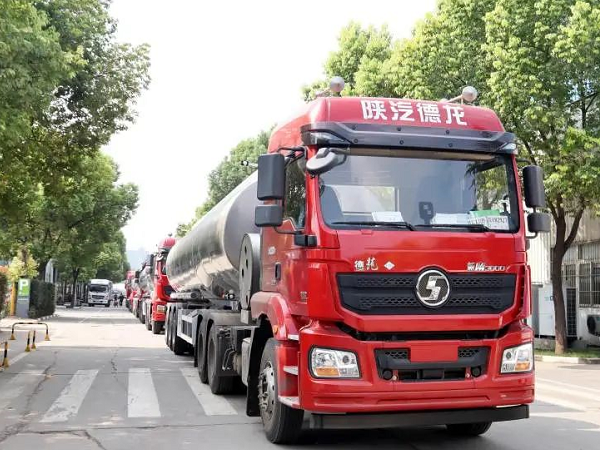 疫情之下，海外客戶線上訂車，20臺凌宇罐車批量交付！