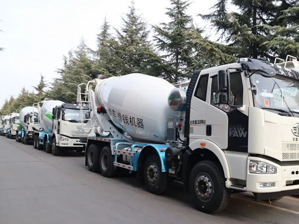 陽春三月下華南，老客戶一次性訂購凌宇汽車120臺！