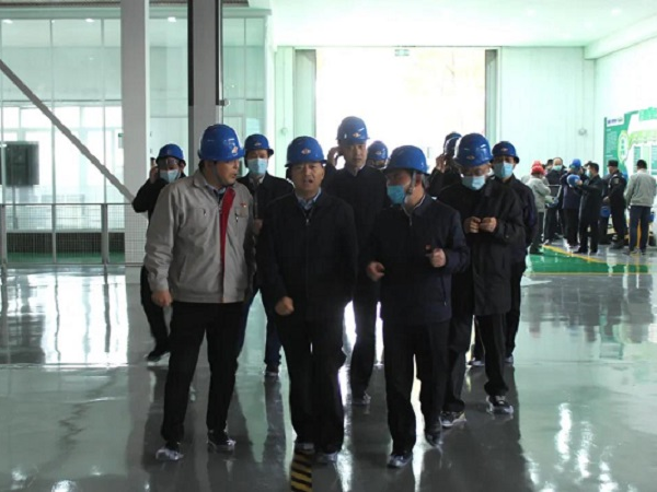 西安市人大常委會黨組書記、主任胡潤澤為中集凌宇高端制造點(diǎn)贊