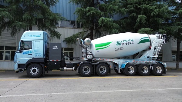 【發(fā)車新聞】燈與河川，夏日人間，凌宇新能源半掛攪拌車批量交付客戶！