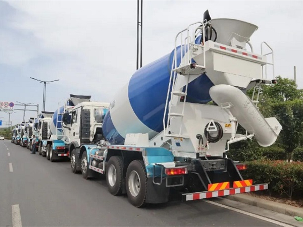 夏日炎炎，凌宇超甜！60臺(tái)“藍(lán)胖子”奔赴華南